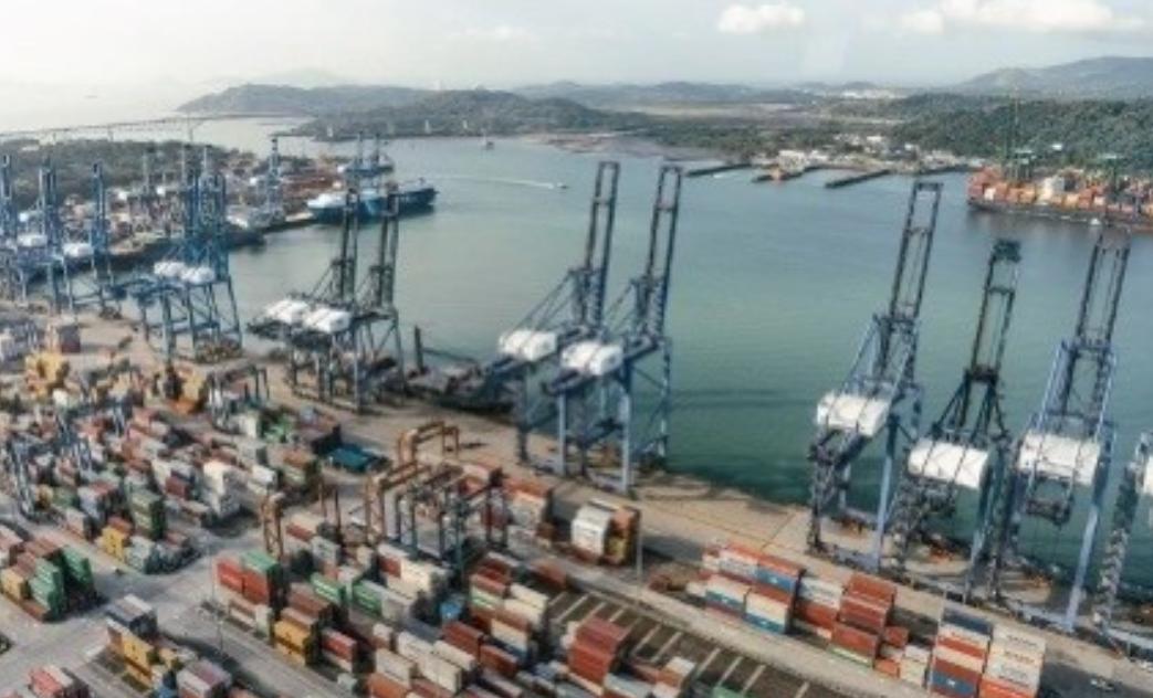 联合早报4月3日报道：“美国国务卿卢比奥指责，中国在巴拿马废除香港长和集团旗下巴