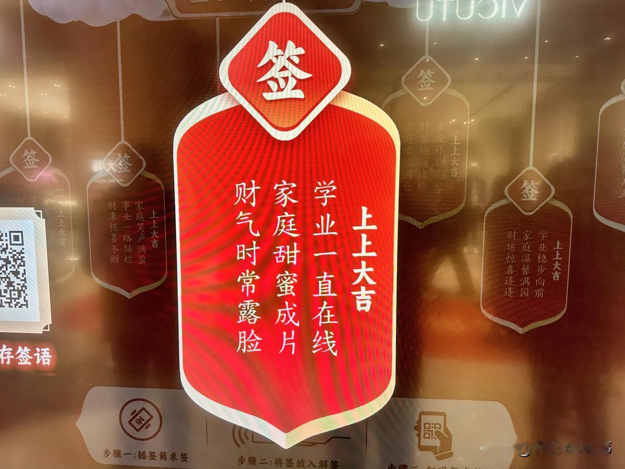 AI的密集轰炸致使传统就业机会被毁灭。名牌大学软件专业的毕业生连实习机会都难以