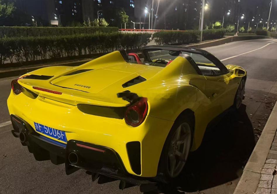 苏f杂谈南通法拉利第305部。​​​​​