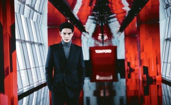 你看徐正溪那眼神，温柔又有力量。他身上那股从容劲儿，是岁月一点点打磨出来的，也是