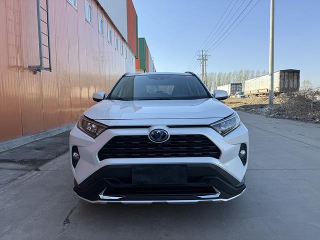 10.98万入手二手RAV4荣放双擎！我开一年，彻底被它圈粉作为预算11万左右