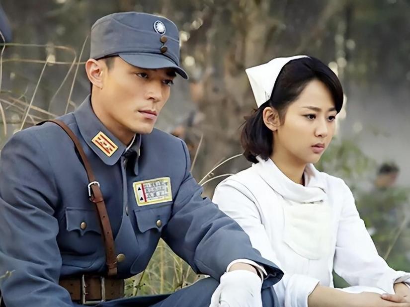 一个男人跳进了粪坑。不是意外，是蓄谋已久。1964年，福建闽侯劳改场。