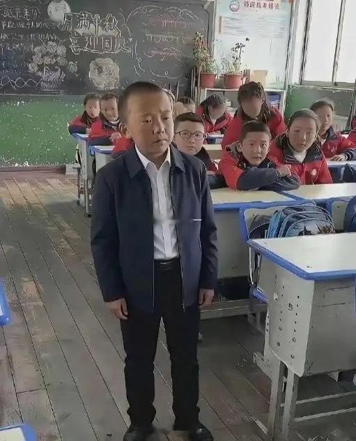 感觉天生就是干体制内领导的料