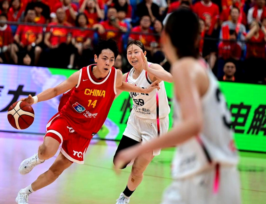 从长远角度看，中国女篮应该只需保留韩旭、李月汝、王思雨、罗欣棫、杨舒予。这五