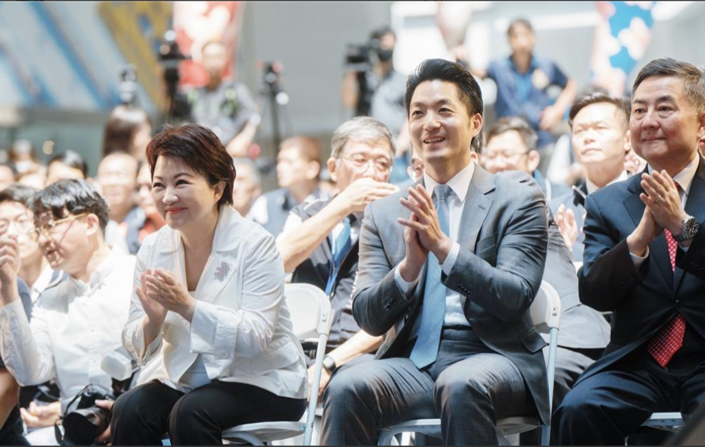 绿议员呛问“大义灭亲”蒋万安打脸“罢韩联署查了没？”5月15日，中国国民党籍台