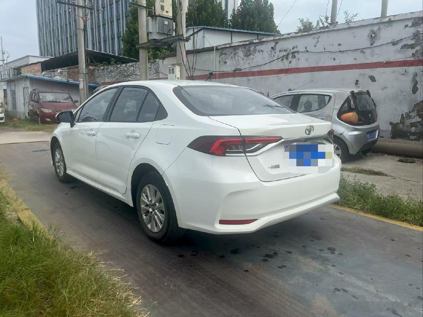 21年5月丰田卡罗拉自动挡1.2T，带L2辅助驾驶，自动跟车，道路辅助，才跑了三万多公里。车况没事故