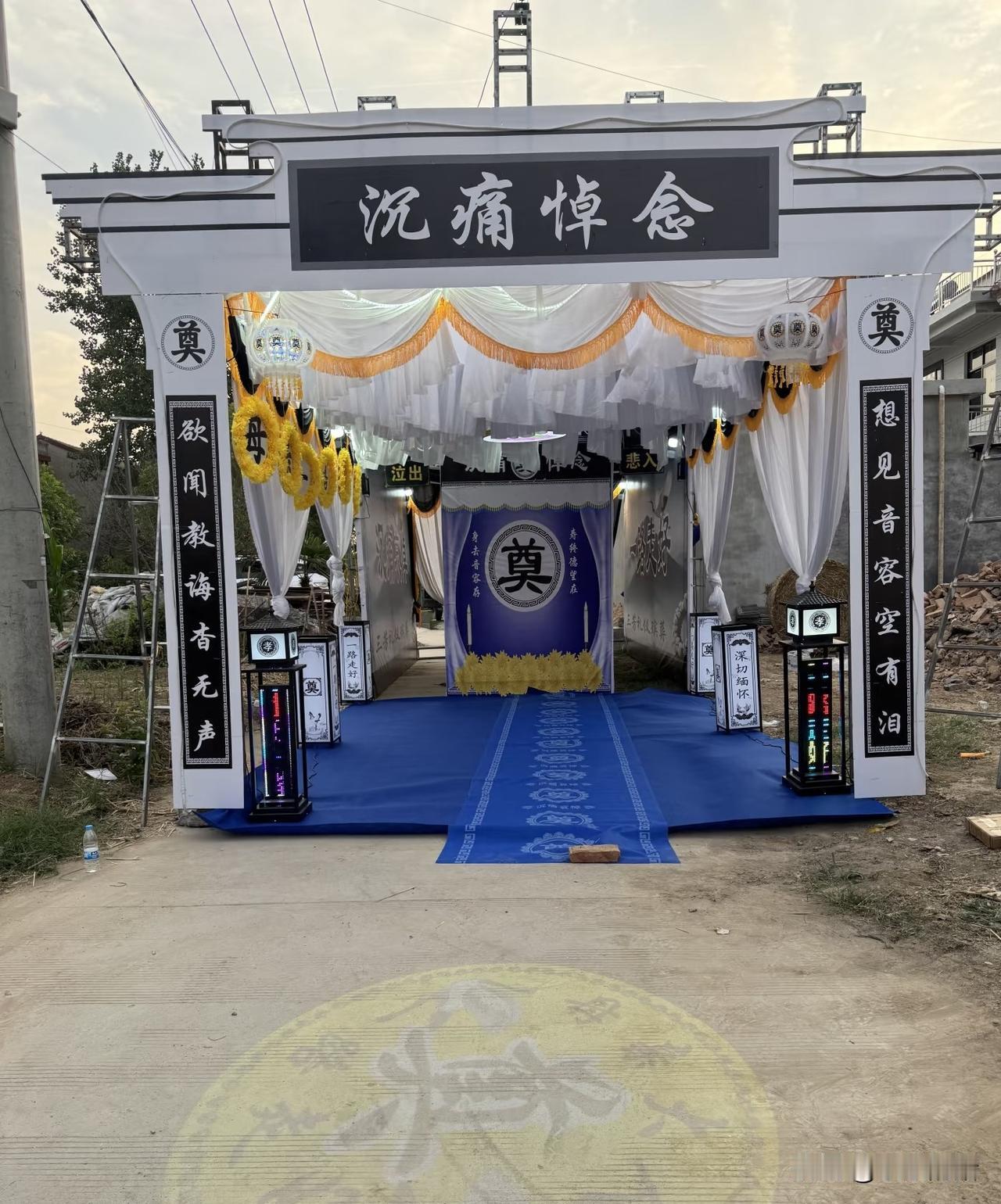 本家婶子去世，唯一的儿媳妇却不愿意回来奔丧。这在农村可是会被别人笑话一辈子的。本