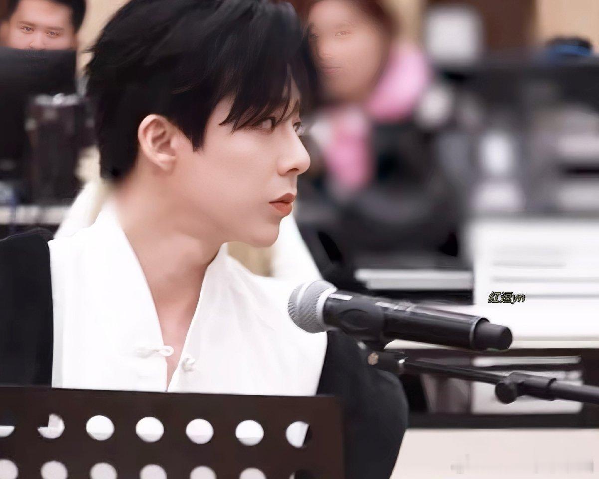 ||刚接触你名字的时候我也不知道会发生那么多故事喜欢就是那种恰巧的温柔和