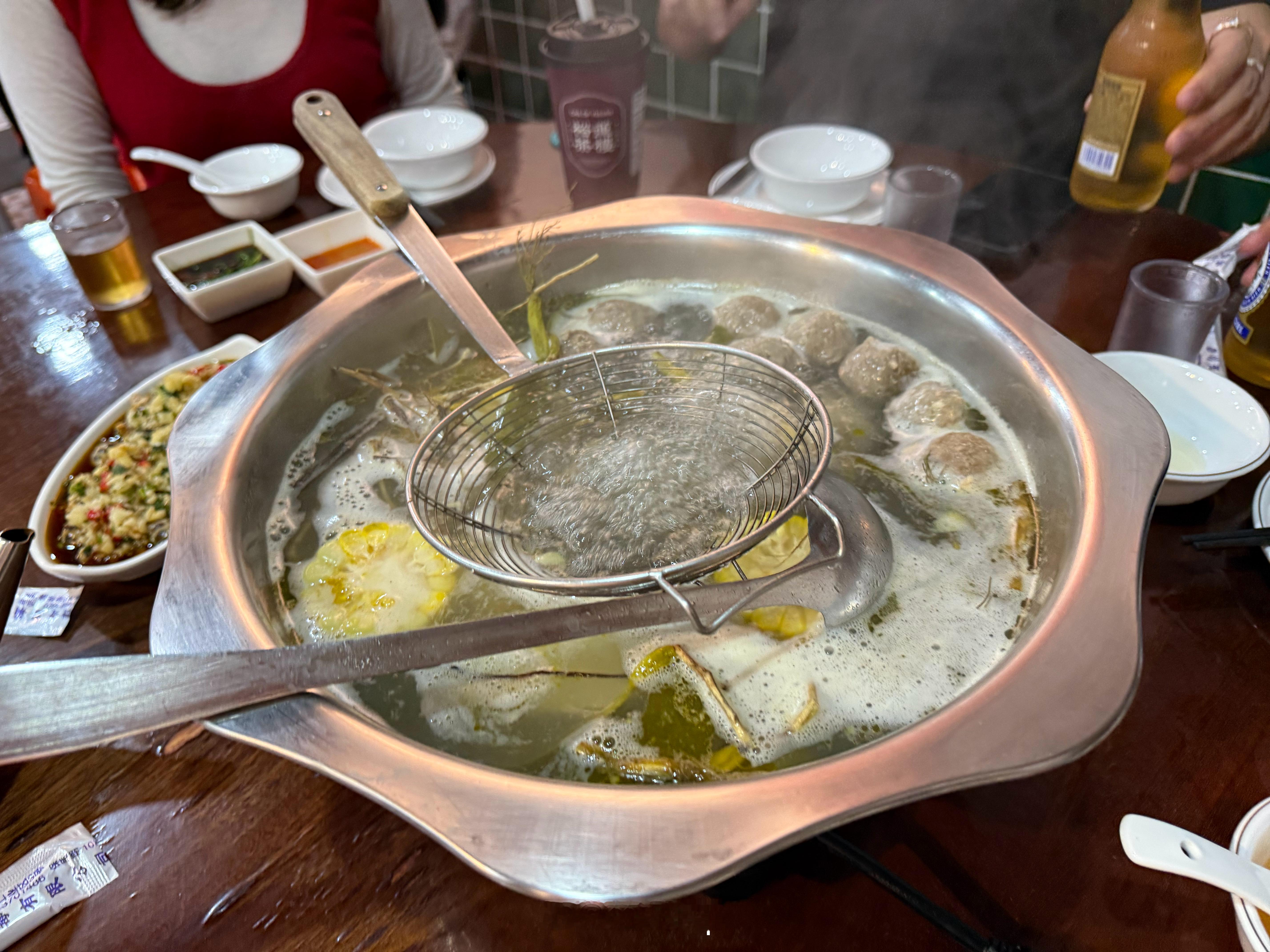 饿了，吃鸡！广东好吃的真多，炫起吧感谢高总和朋友安排