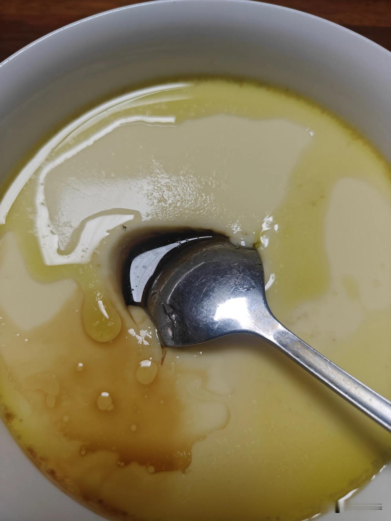 别只当痛风预警！高尿酸竟是藏在体内的“催肥内鬼”体检报告单上的尿酸箭头一飘红，