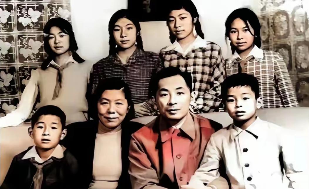 1985年，开国上将叶飞在病榻上听闻小女儿叶之枫因泄露国家机密被捕的消息