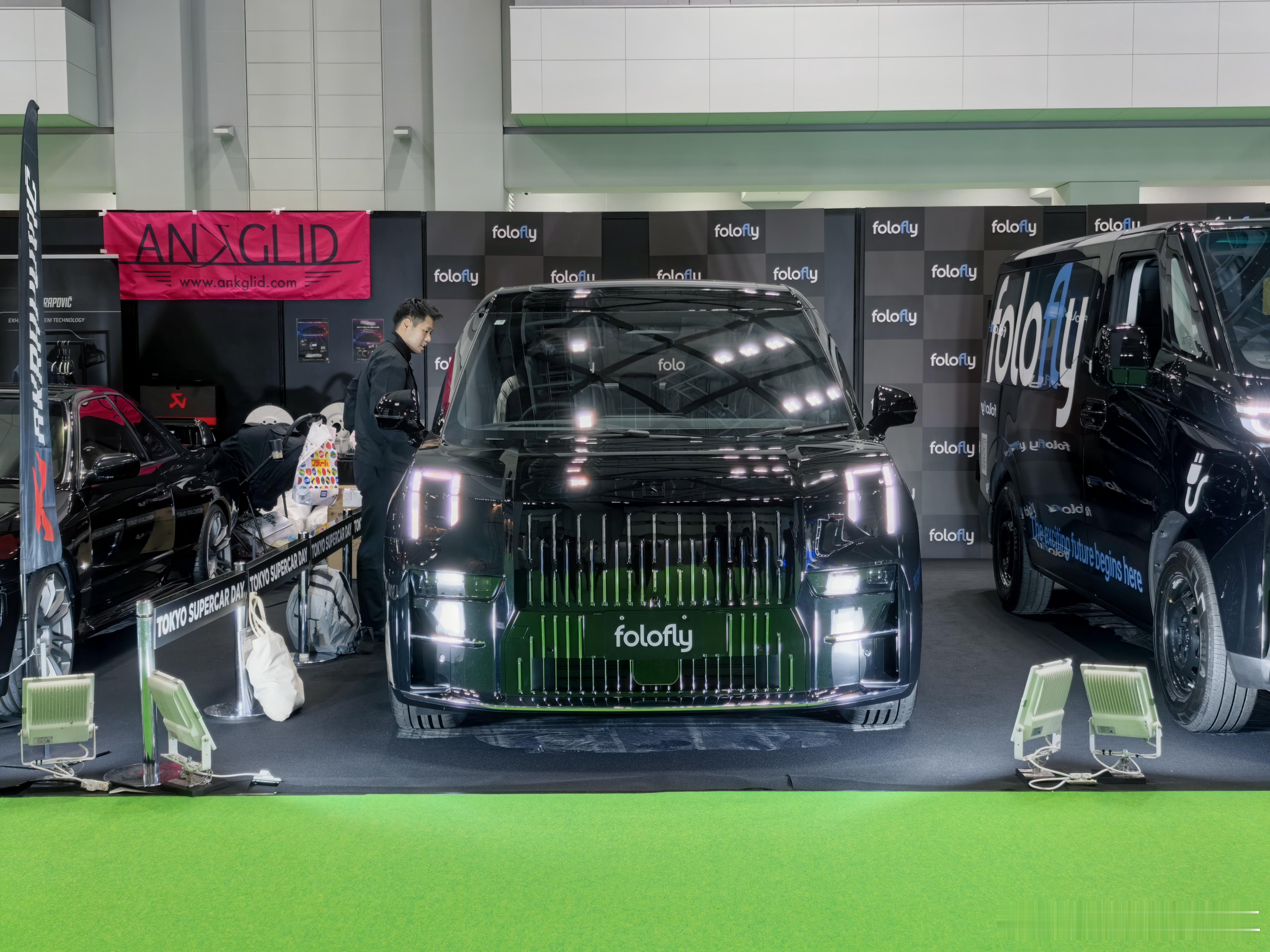 原来网友爆料是真的，东京车展除了比亚迪和东风日产N7，还有极氪009，非常低调地