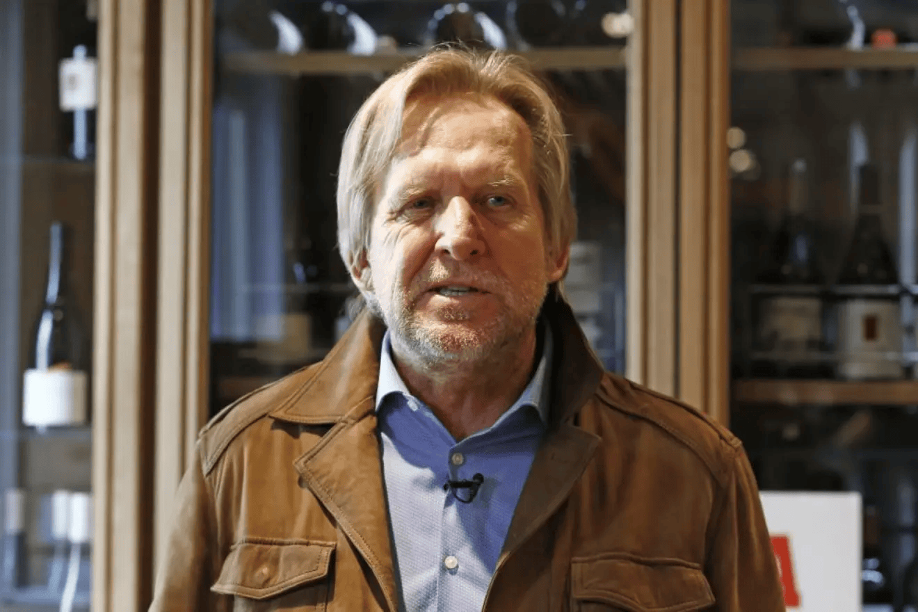 舒斯特尔: 巴萨出色归功于弗里克;皇马换帅后更看球员表现