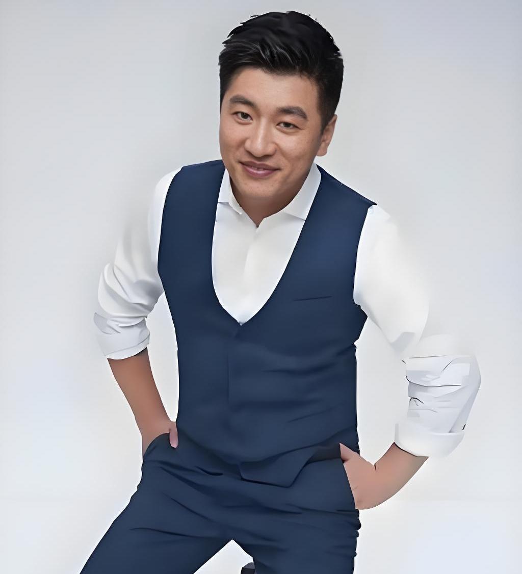 以前总感觉张雪峰老师说话特别豪横，特别是直播间里的表情，感觉很瞧不起人，把谁都不