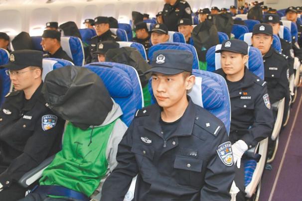 台独分子震惊了！2025年12月5日报道，大陆公安在未经通报下，便以小三通金厦航