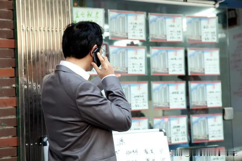 买房早的人普遍还是没咋亏。身边一个86年的同事，他是典型的高位接盘，但是他资产