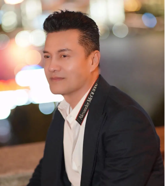 吕良伟70岁看着像40岁秘诀竟然是20多年不吃晚饭！同场的黄宗泽都忍不住自嘲