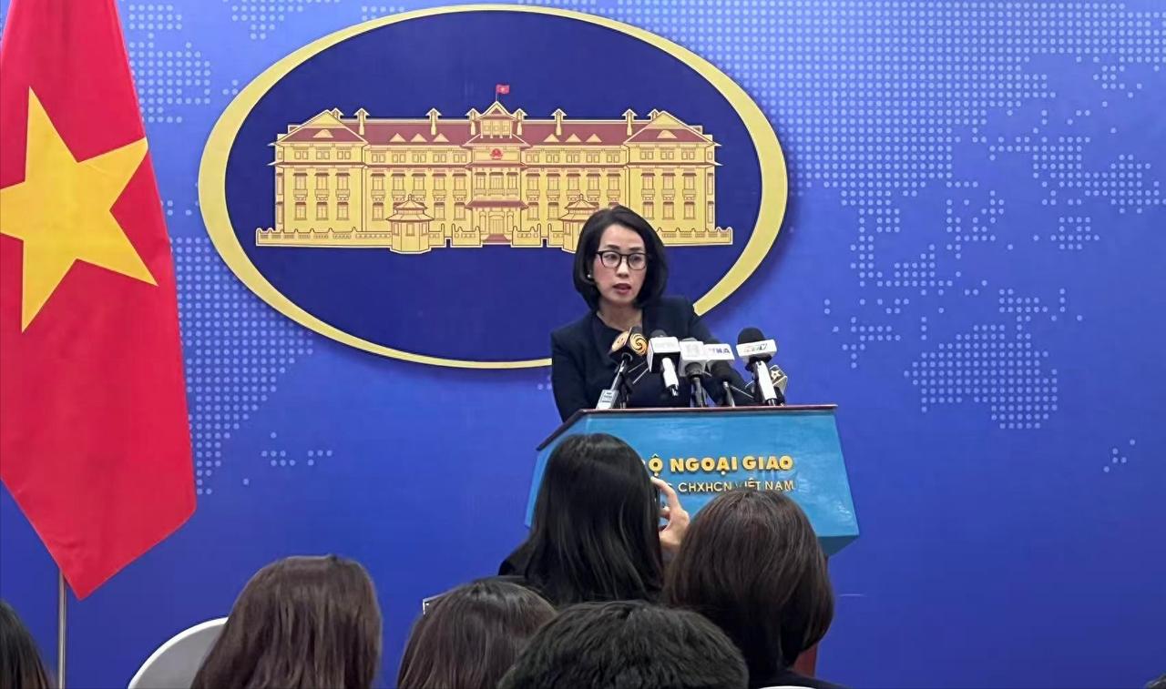 越南表态。新加坡联合早报7月24日晚报道：“中菲新一轮摩擦引发区域国家关注。越