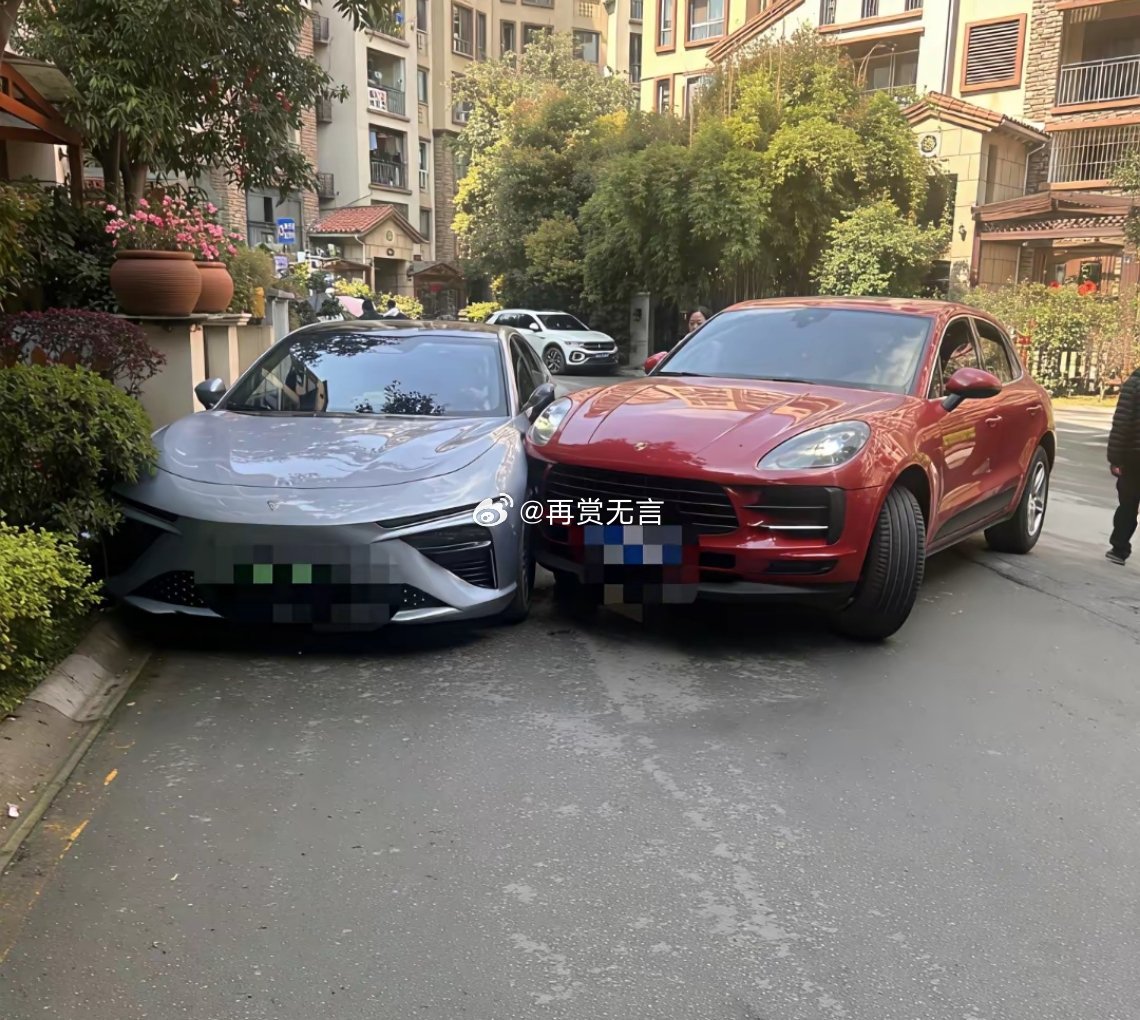 警察问我撞了什么车，我盯了半天，愣是没认出那牌子！