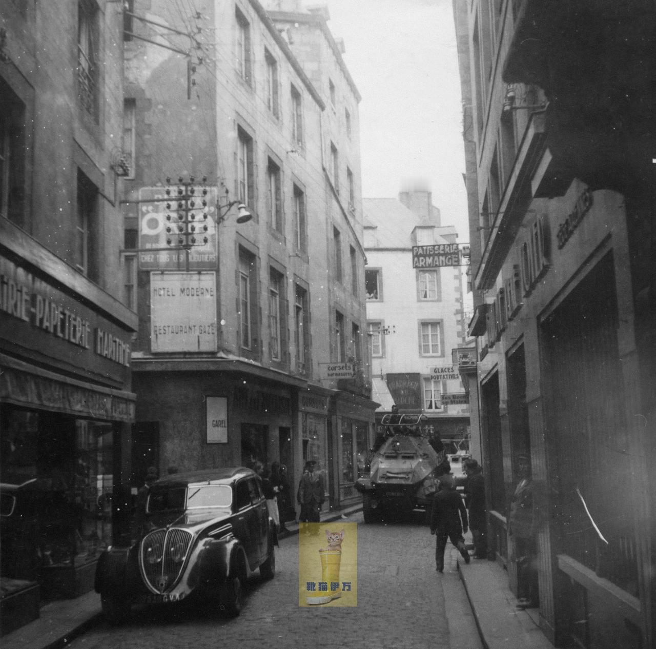 [呲牙笑]“没有人能在法国投降前占领巴黎”——1940年，巴黎。德国国防军第