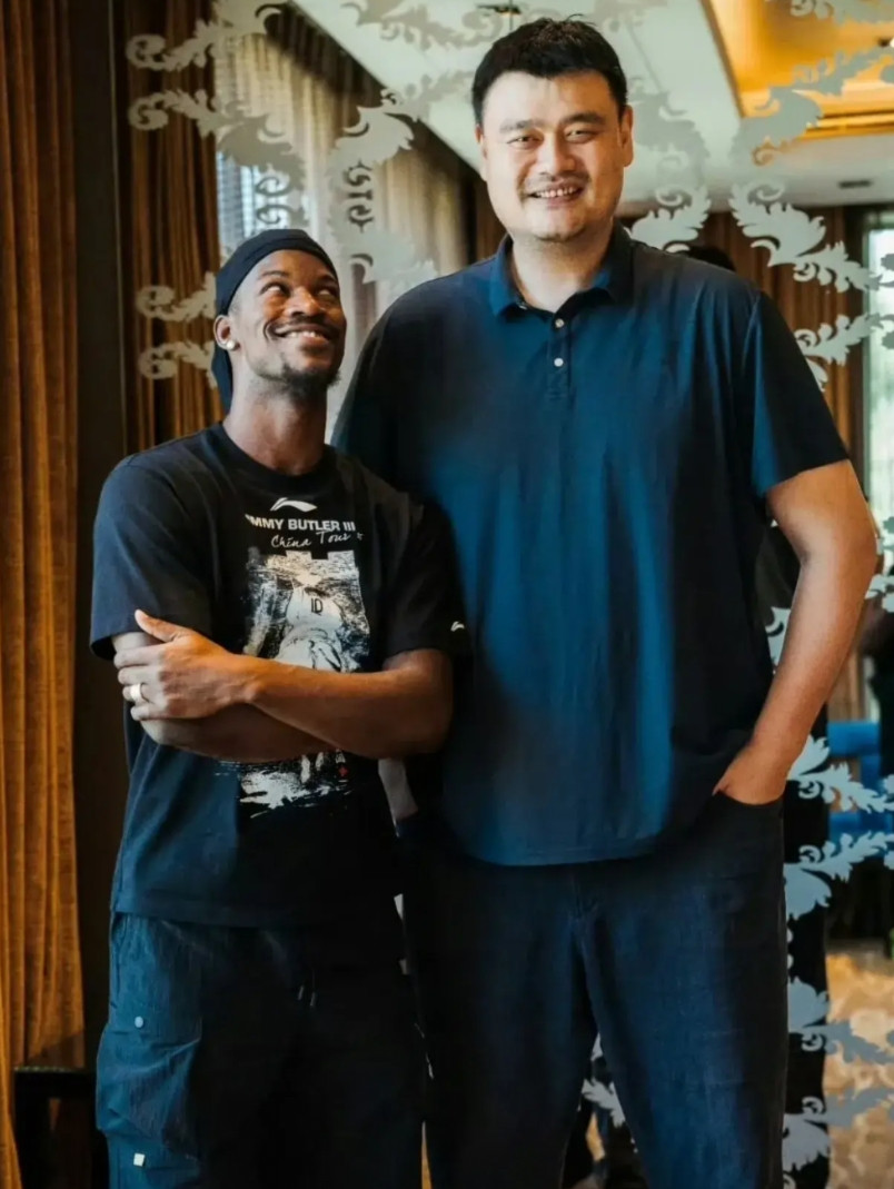 越来越多的NBA巨星来中国行，都会专程跑上海去跟姚明聚一聚，无论行程多密集，跟姚