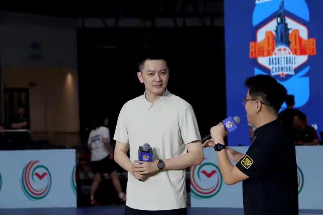 据央视网消息，昨晚2026哈尔滨夏季篮球嘉年华〔超级篮球对抗赛〕在哈尔滨会展中心