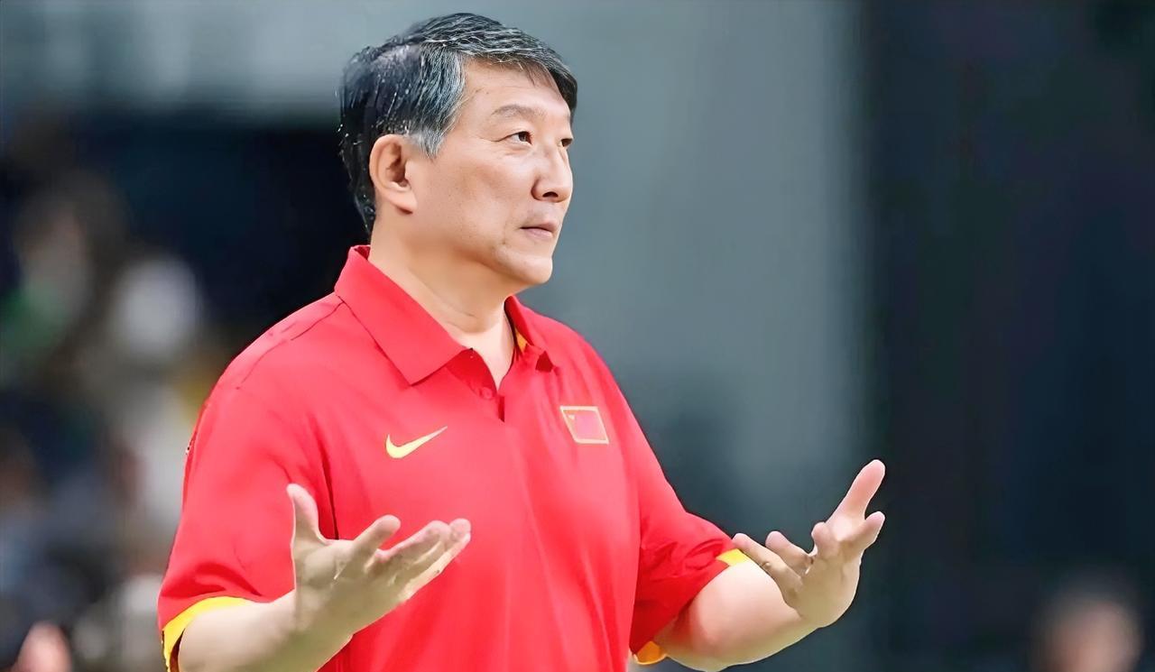 宫鲁鸣太难了，作为中国女篮新一任主教练，带领这支女篮进行新老交替的任务，几场热身