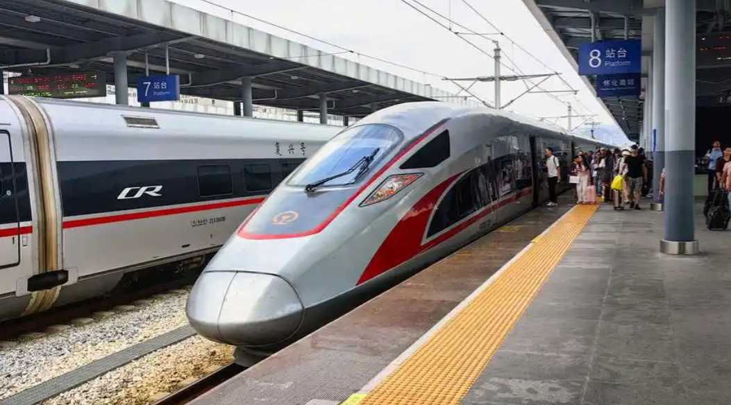 中国为什么执意要发展高铁，而不是廉价航空？因为中国在做一个赌注，赌得就是你用电，
