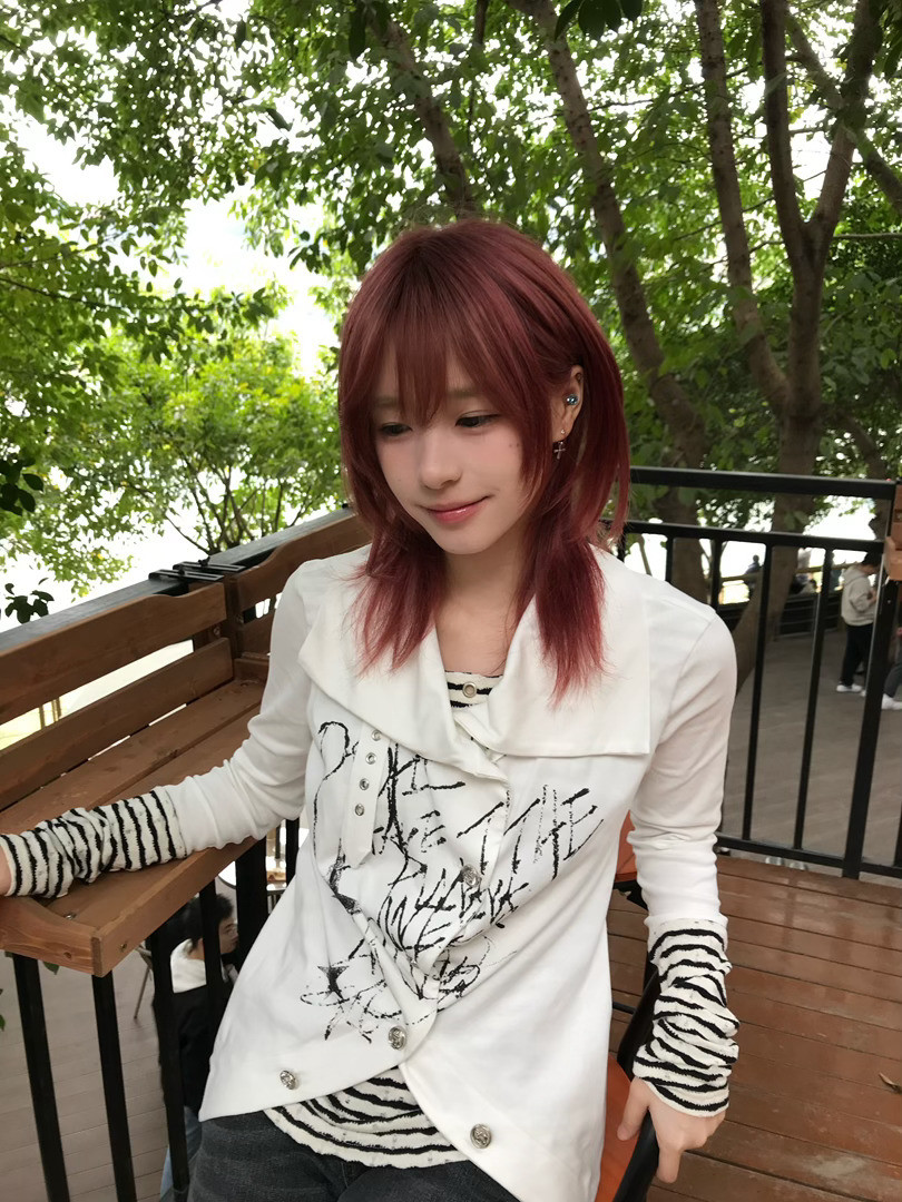 喵👔cestnous👖popchee发色树莓偏粉📷苹果se