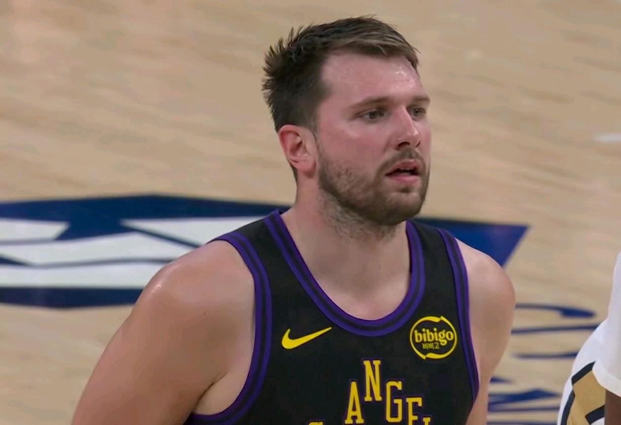 湖人逆转剧本：安排的明明白白！湖人主场迎战摆烂的鹈鹕，末节剩7分钟，86:9