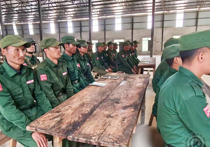 果敢同盟军在南坎镇也有驻军！南坎镇以前属于中国的领土，后来在清朝末期，被英国