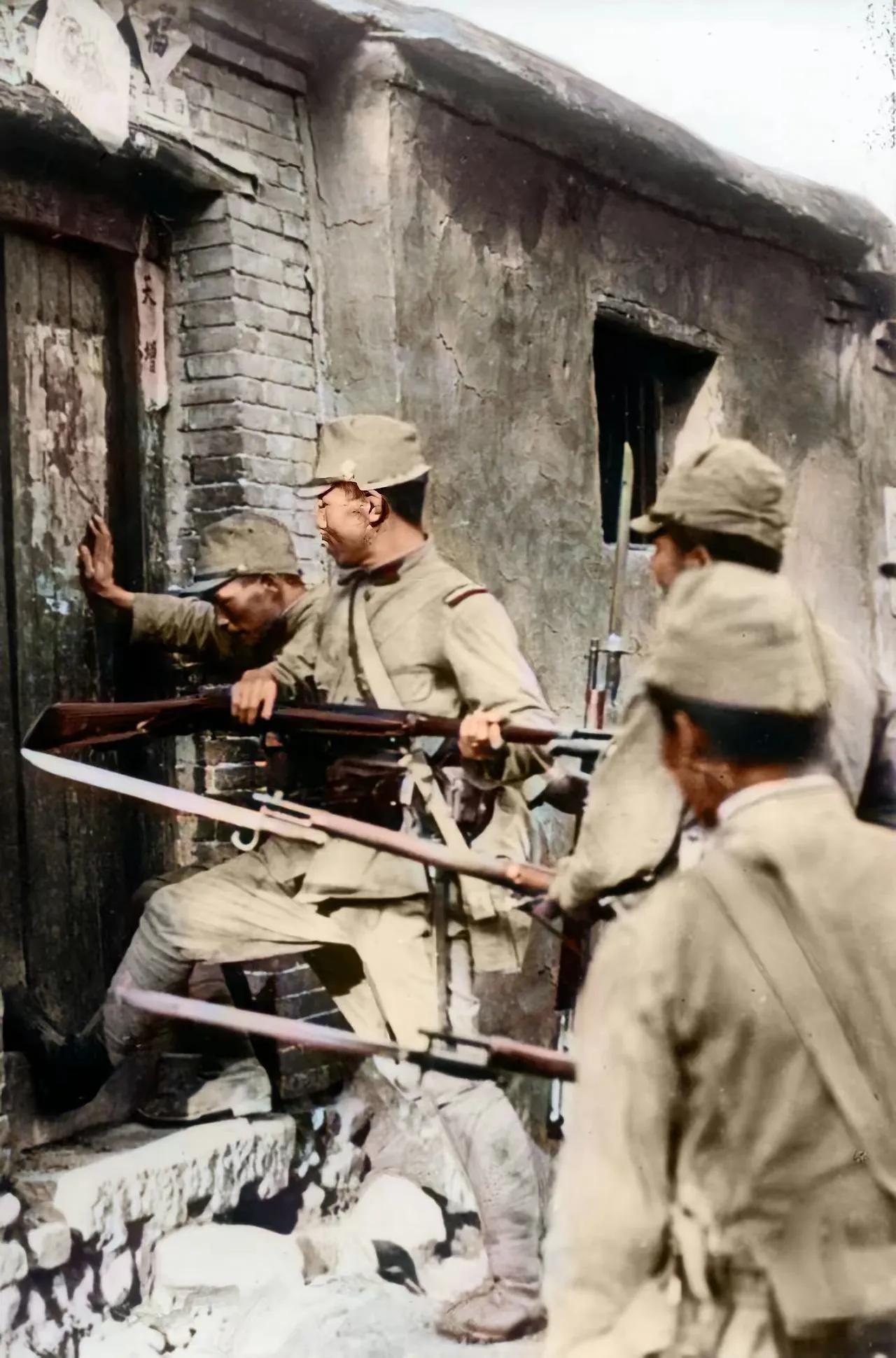 “鬼子进村，老百姓遭殃”，这话千真万确。真实的鬼子进村，远比抗战神剧展现的残酷得