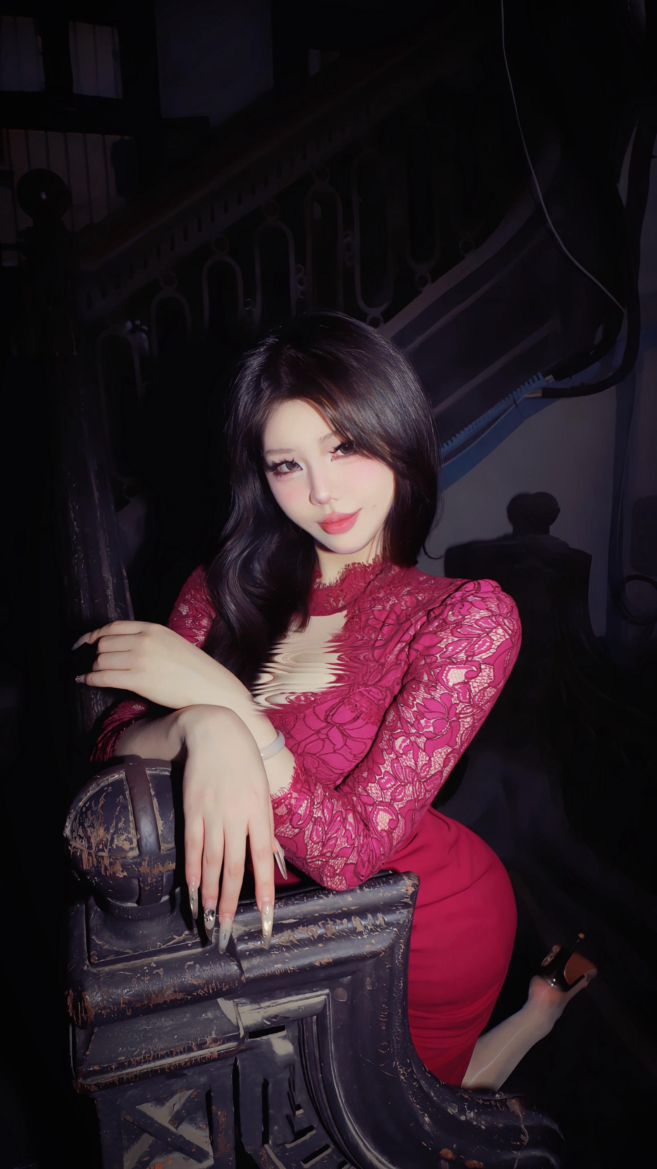 不是说讨厌我吗 怎么勾勾手指又过来了。