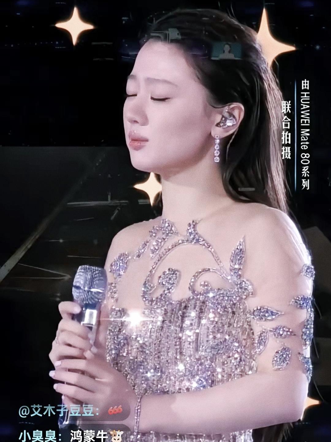 今晚华为震惊了我的三观，鸿蒙星光盛典居然是13台华为Mate80ProMax