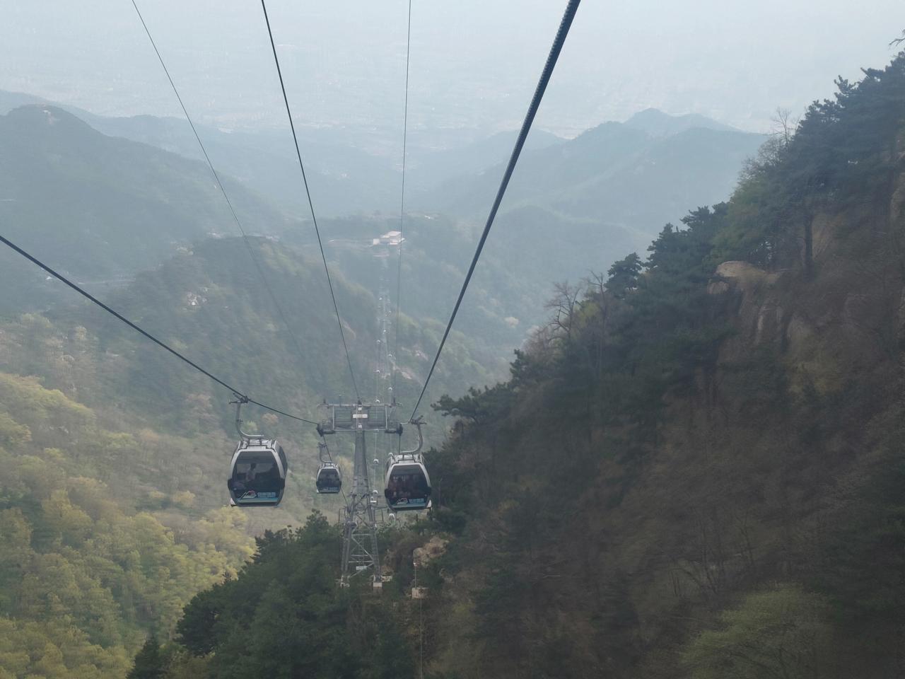 厉怀远这段时间的视频一言不发，是不是不打算直播带货了啊，我怀疑他不可能继续带货了