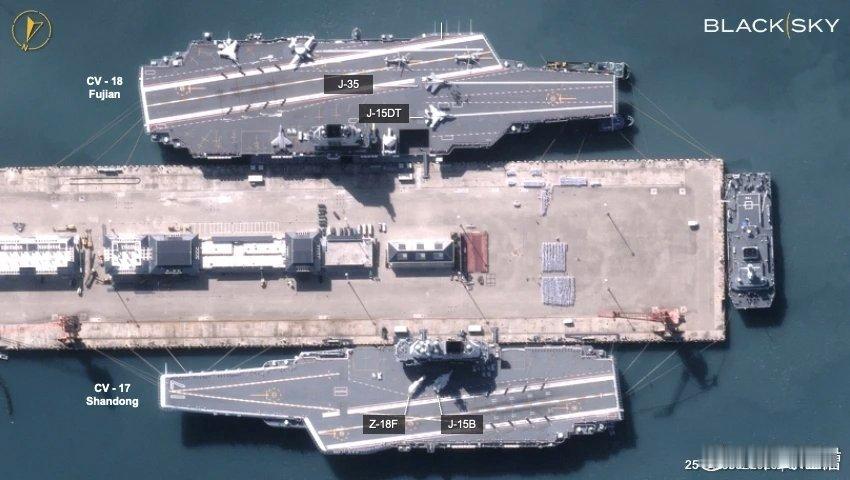 福建舰看来是真的准备服役了10月25日的卫星图片显示,福建舰甲板已经停泊了至少7