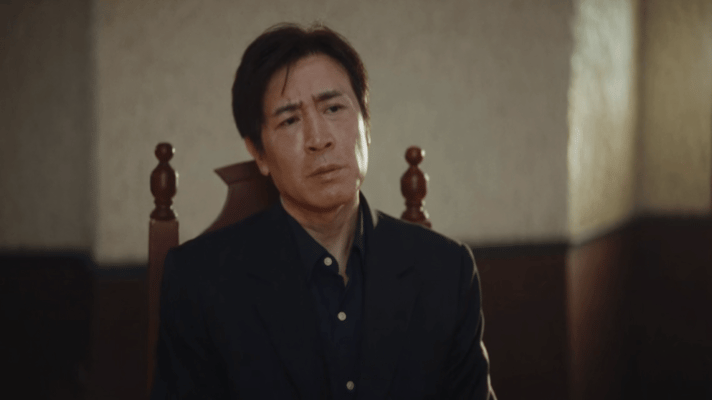 于和伟重器里这一秒忧伤谁说浓烈情绪才动人，于和伟仅靠一秒淡淡的忧伤，就诠释出悲观