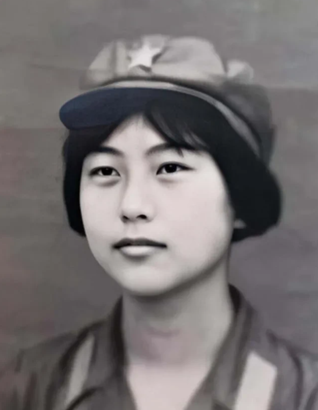 1982年，刘晓连驾驶着安－26运输机，从张家口机场起飞，爬到700米高空时，