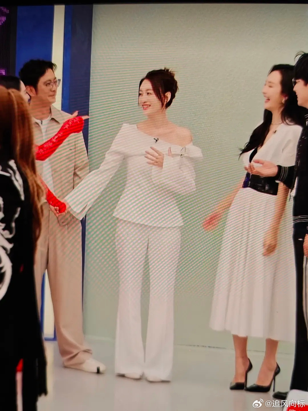 李小冉和王鸥站在一起就是靓丽的风景线了！