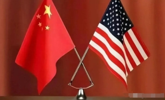 很多人以为中美的矛盾是中国的崛起威胁到了美国老大的地位，中国想上去而美国不愿意下