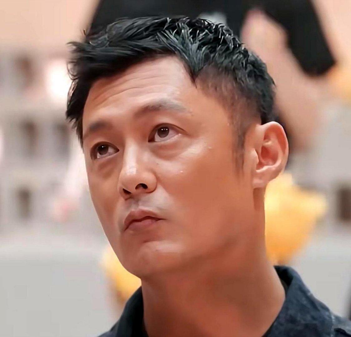 “要是再帮你，我算你赢。”余文乐这句戏言，竟成了《披荆斩棘的哥哥》二公舞台最大的神预言。一公时他刚带