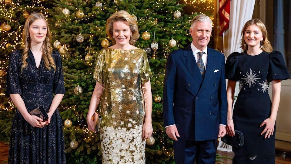 伊丽莎白公主身穿丽贝卡·瓦兰斯中长裙在家庭聚会上抢尽风头。比利时的伊丽莎白公主与