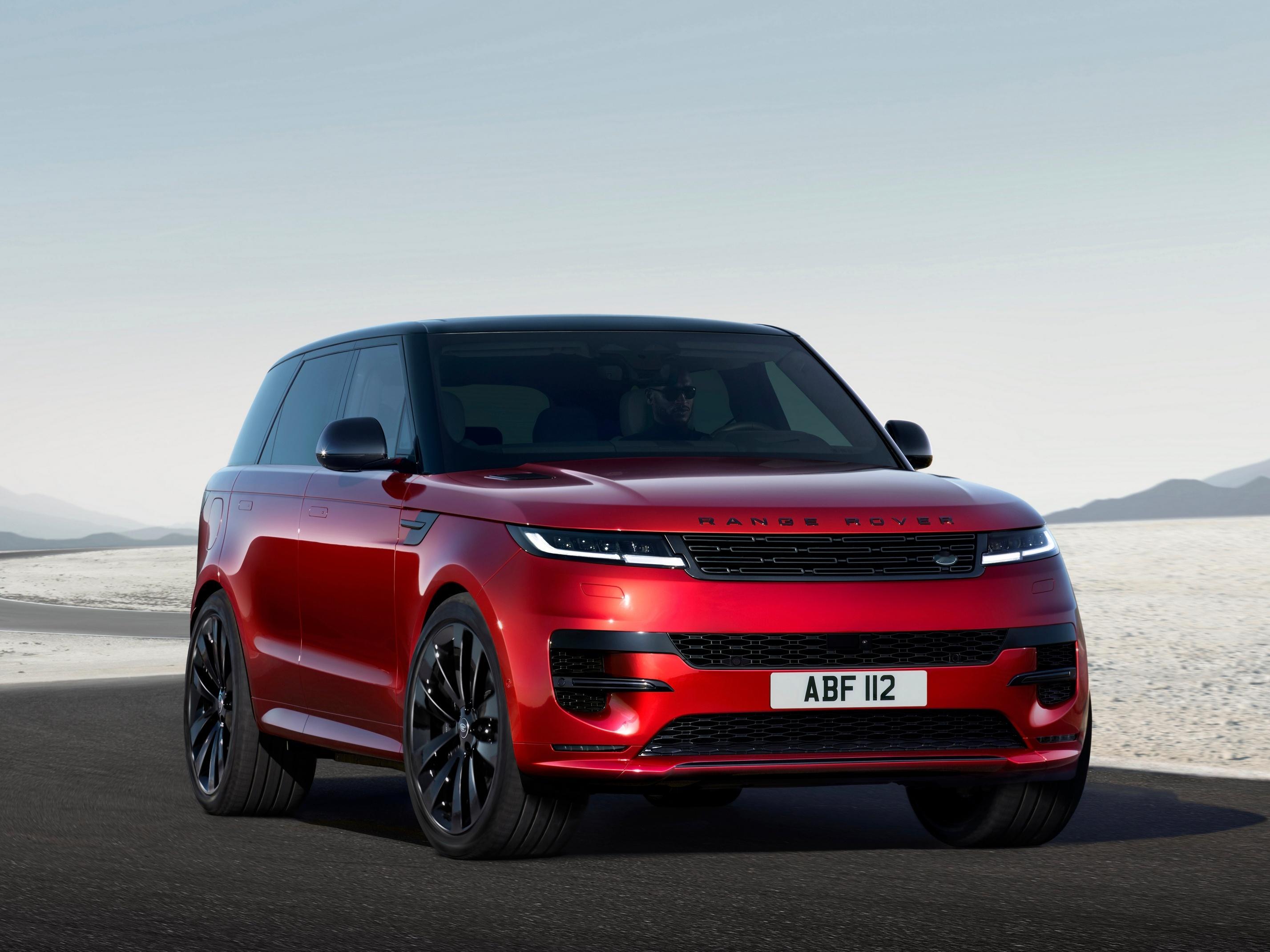 在我看来，极氪8X的产品定义很接近宝马X5和路虎揽胜运动X5和揽运我都开过，个人