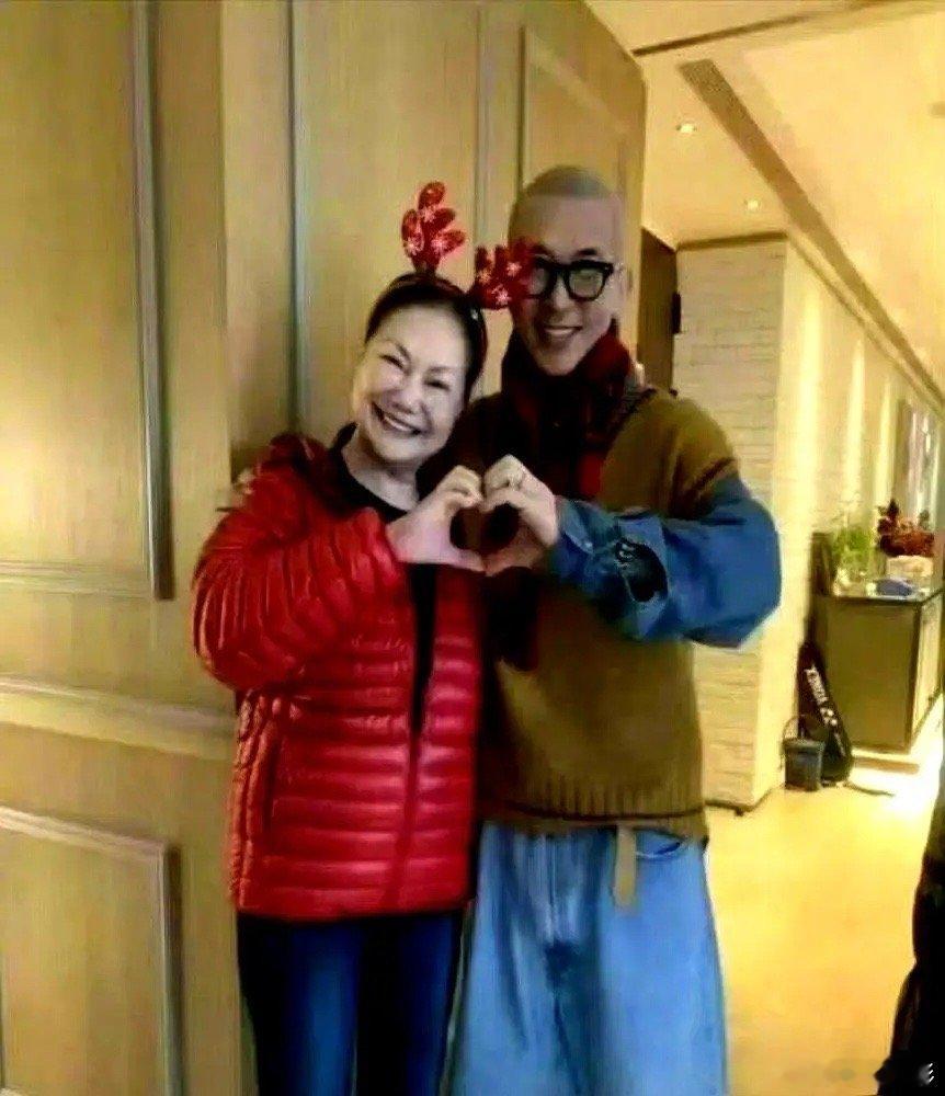 大S走了，留下4.6亿豪宅和2.5亿贷款。S妈跑去催汪小菲还钱，你猜他怎么说？他