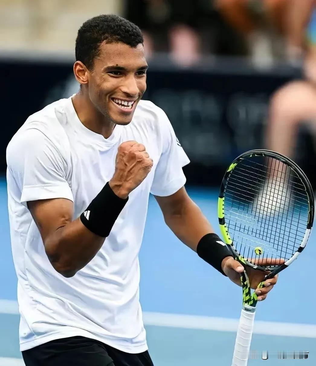 ATP1000巴黎大师赛男单1/4决赛，在上海大师赛夺冠后顺风顺水的“摩纳哥表弟