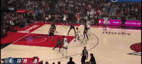 祝贺！杨瀚森NBA职业生涯首个盖帽！今天开拓者主场迎战森林狼。首节4分多钟，