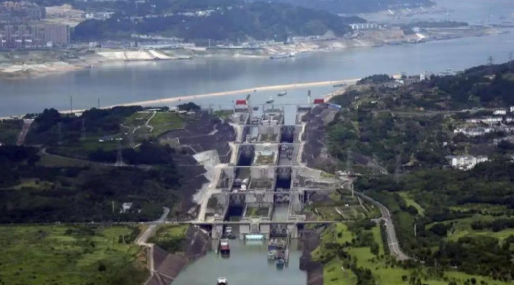 三峡大坝“账本”曝光：运行了20余年，2500亿投入如今回本了吗？当年的三