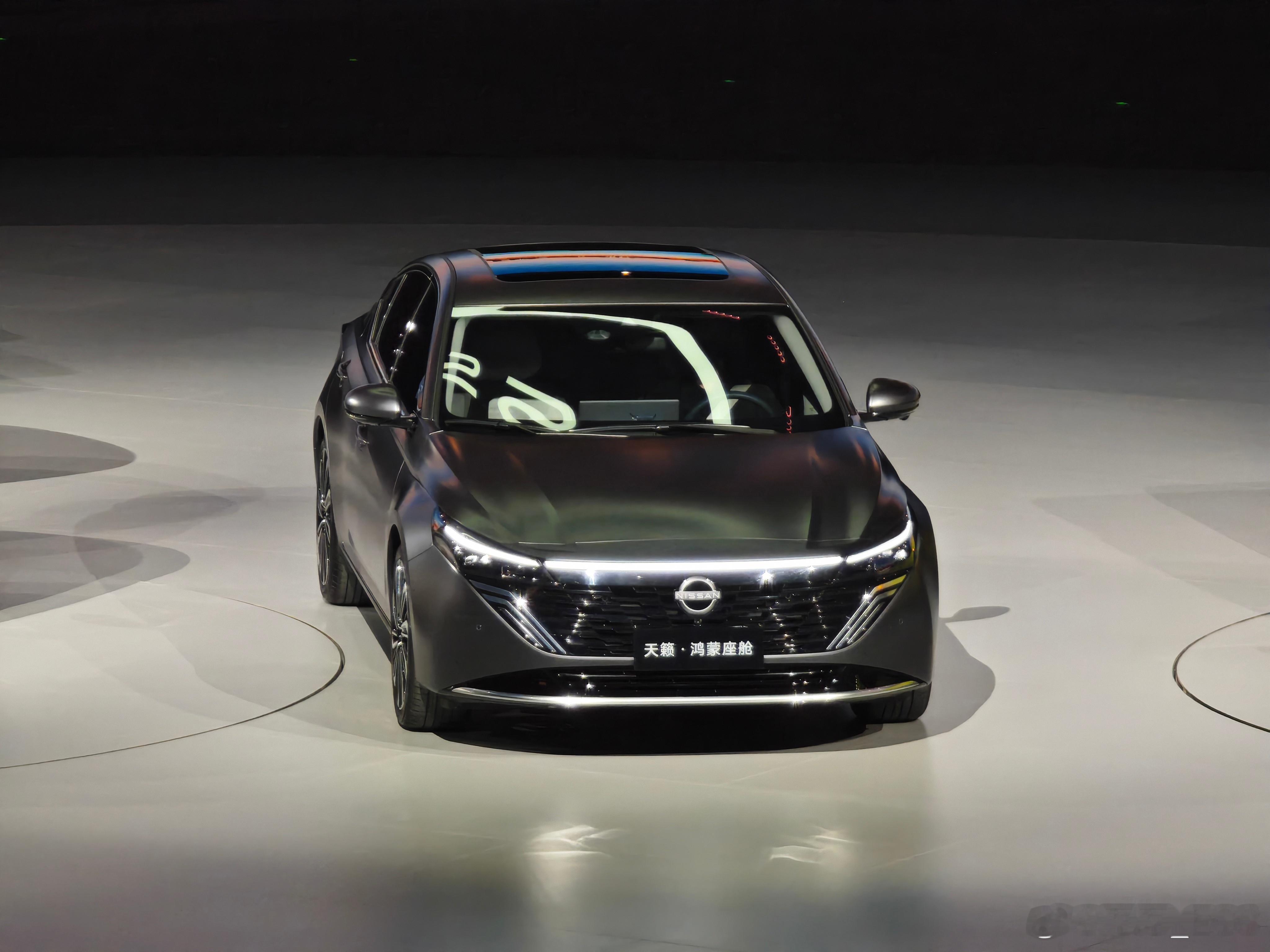 全球第一台！搭载鸿蒙座舱的燃油车[doge]——日产天籁想想还是挺神奇的，用起来