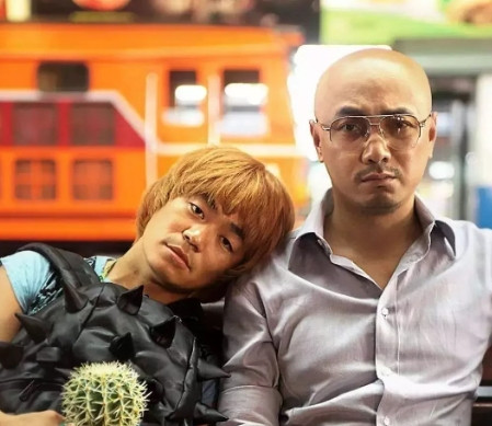 2015年，徐峥筹拍《港囧》，出500w邀请王宝强出演，王宝强说：0片酬出演外加