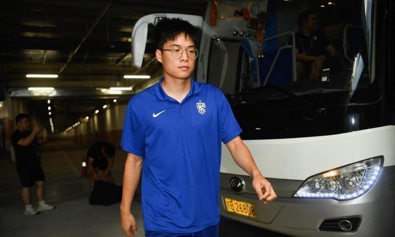 意难平！28岁段刘愚，那个巴西留洋的“学霸中场”，为啥始终挤不进国足？谁还